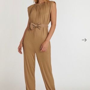 Sleeveless jumpsuit